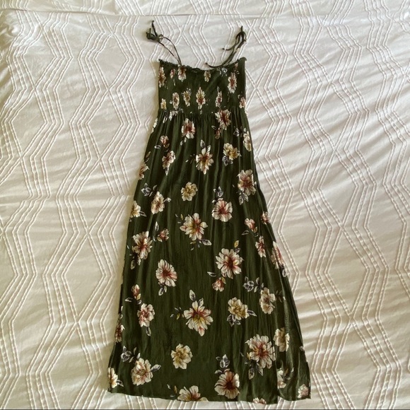 nine britton Dresses & Skirts - NWOT Smocked Maxi Dress